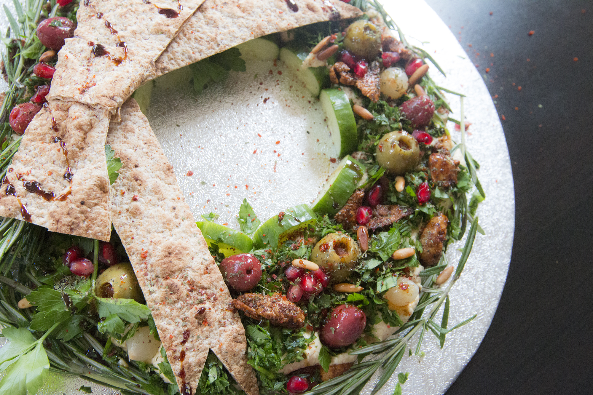 Edible HUMMUS HOLIDAY wreath picture image