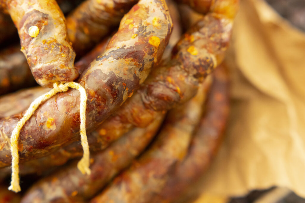 http://kravingsfoodadventures.com/wp-content/uploads/2022/05/GoaSausage-H-1024x683.jpg